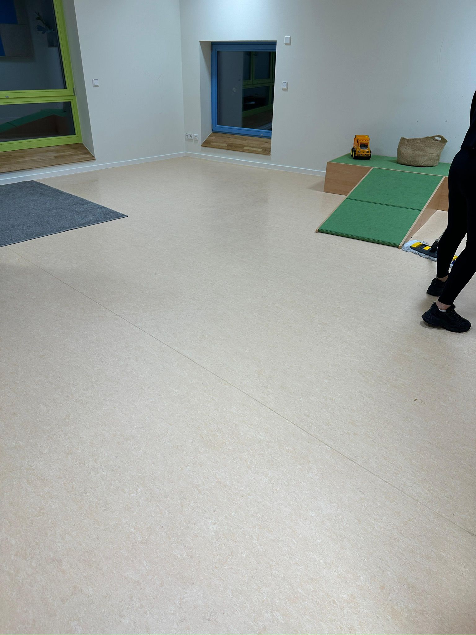 Treppenhausreinigung von SEEL Transport & Reinigung in Berlin